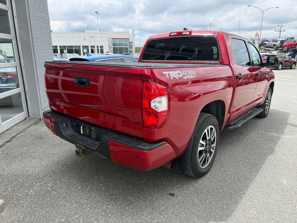 2021 Toyota Tundra SR5 CREWMAX in Magog, Quebec - 2 - w1024h768px