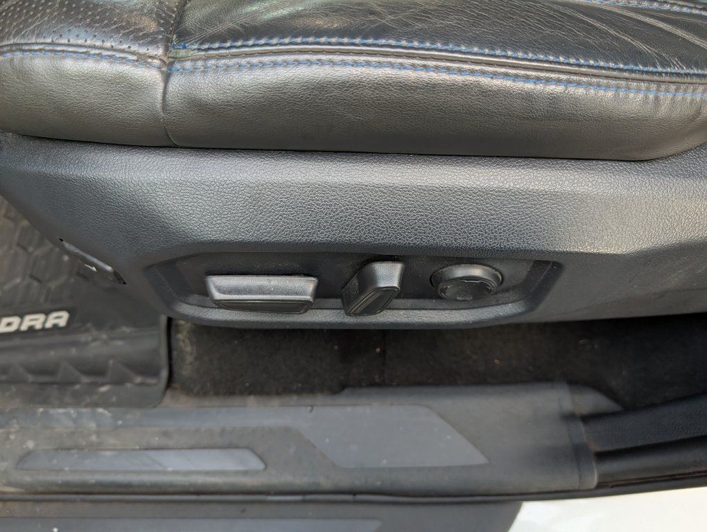 Toyota Tundra CREW MAX PLATINUM, 4X4 2022 à Magog, Québec - 15 - w1024h768px