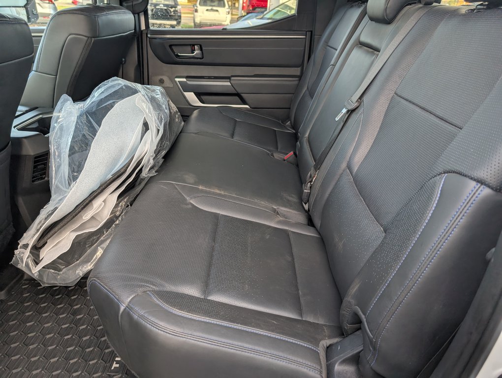 Toyota Tundra CREW MAX PLATINUM, 4X4 2022 à Magog, Québec - 12 - w1024h768px