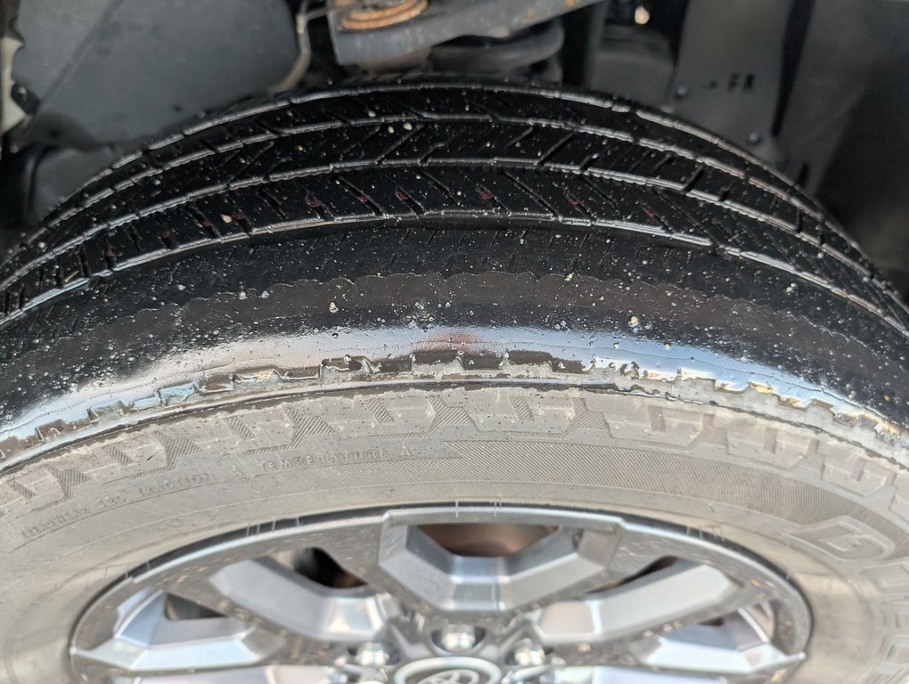 Toyota Tundra CREW MAX PLATINUM, 4X4 2022 à Magog, Québec - 27 - w1024h768px