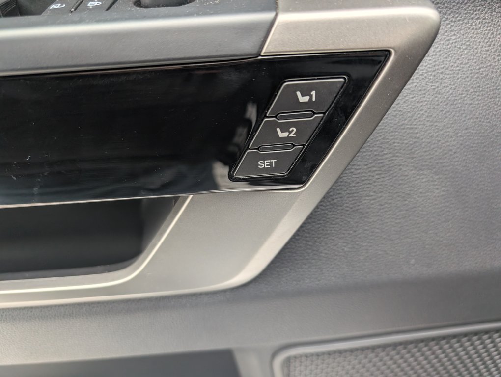 Toyota Tundra Limited Hybrid, GARANTIE JUSQU EN 2027, 2022 à Magog, Québec - 16 - w1024h768px