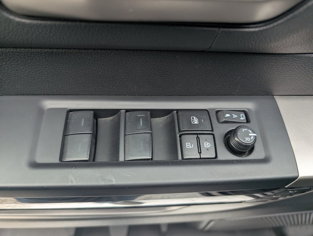 Toyota Tundra Limited Hybrid, GARANTIE JUSQU EN 2027, 2022 à Magog, Québec - 15 - w1024h768px