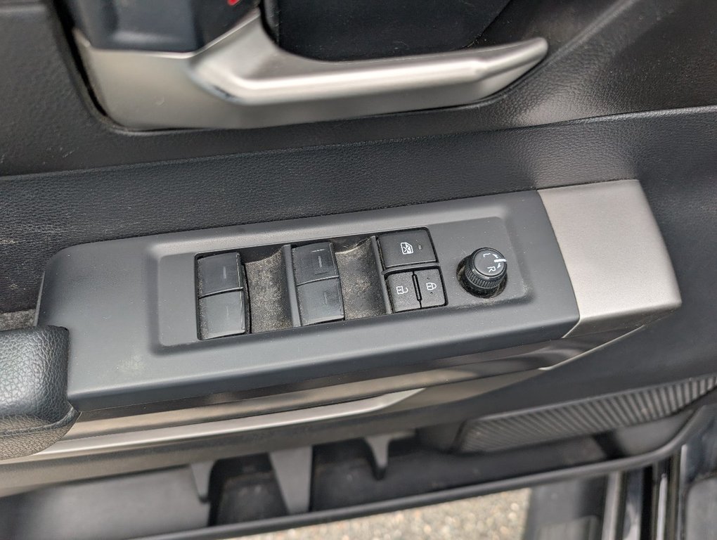 2023 Toyota Tundra SR5 4X4 CREWMAX, GARANTIE JUSQU EN 2027 in Magog, Quebec - 16 - w1024h768px
