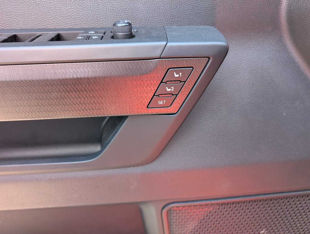2023 Toyota Tundra TRD PRO Hybrid, GARANTIE JUSQU EN 2027, in Magog, Quebec - 18 - w1024h768px