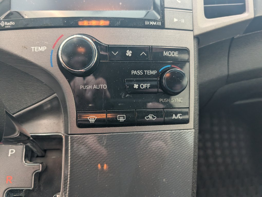 Toyota Venza LE AWD, V6, 2016 à Magog, Québec - 17 - w1024h768px