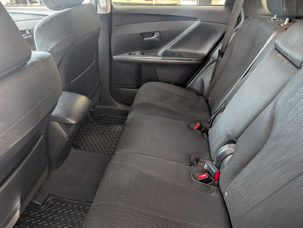 Toyota Venza LE AWD, V6, 2016 à Magog, Québec - 10 - w1024h768px