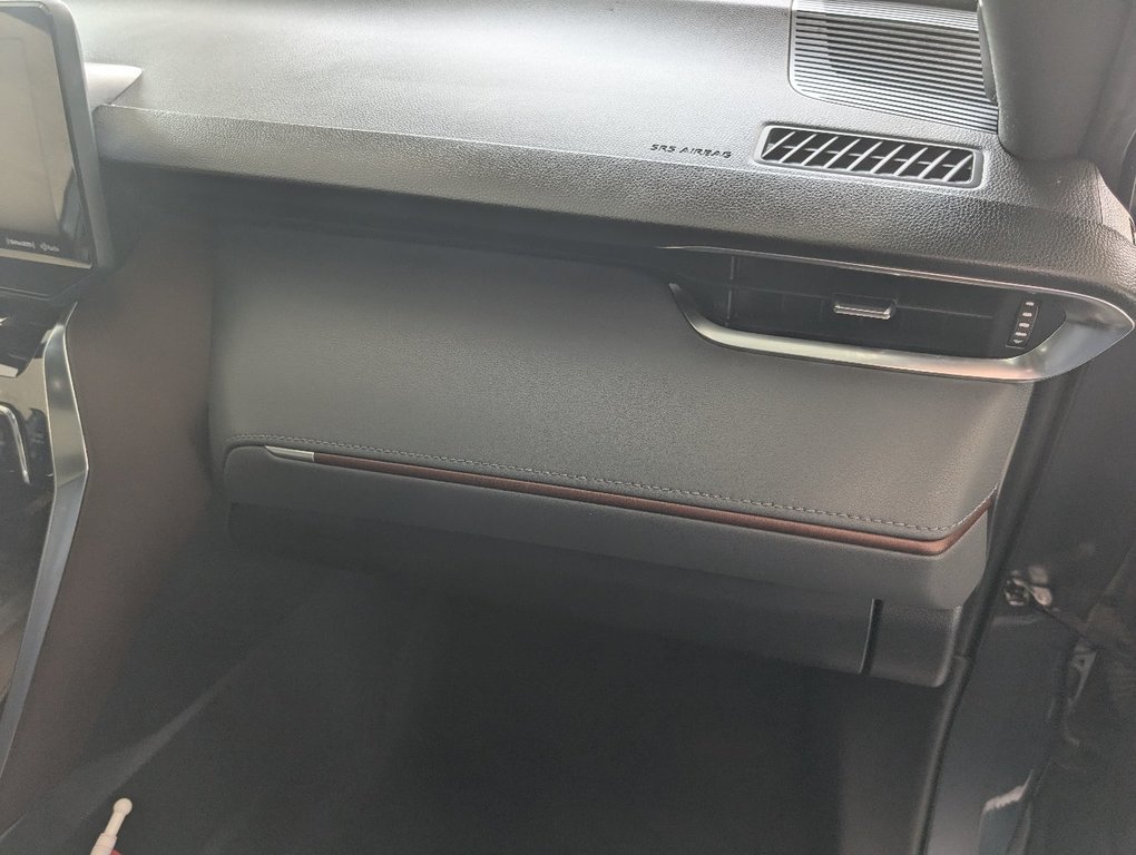 Toyota Venza LIMITED AWD, 2021 à Magog, Québec - 11 - w1024h768px