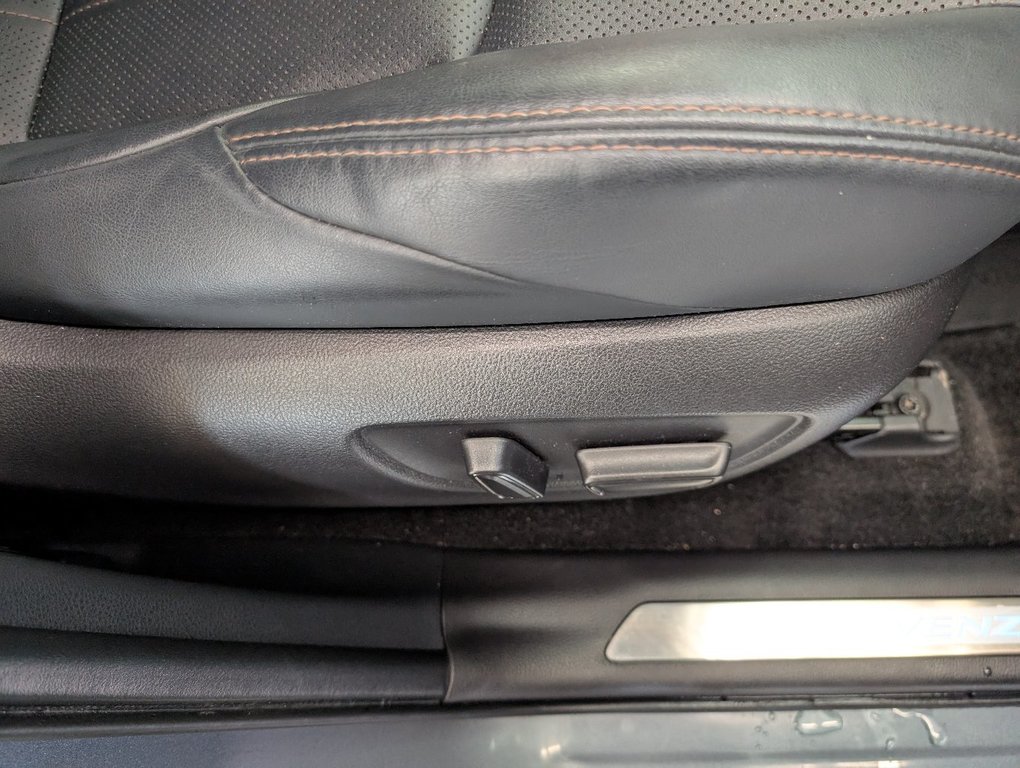 Toyota Venza LIMITED AWD, 2021 à Magog, Québec - 10 - w1024h768px