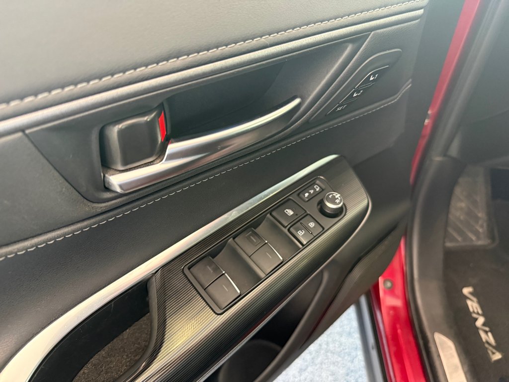 Toyota Venza Limited 2021 à Magog, Québec - 12 - w1024h768px