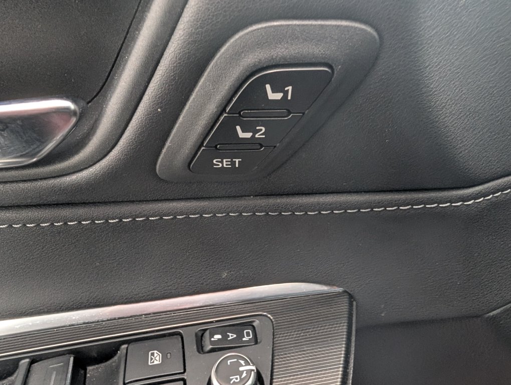 2022 Toyota Venza LIMITED AWD, GARANTIE JUSQU EN 2027, in Magog, Quebec - 15 - w1024h768px