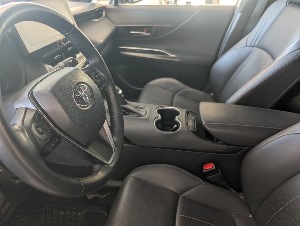 2022 Toyota Venza LIMITED AWD, GARANTIE JUSQU EN 2027, in Magog, Quebec - 12 - w1024h768px