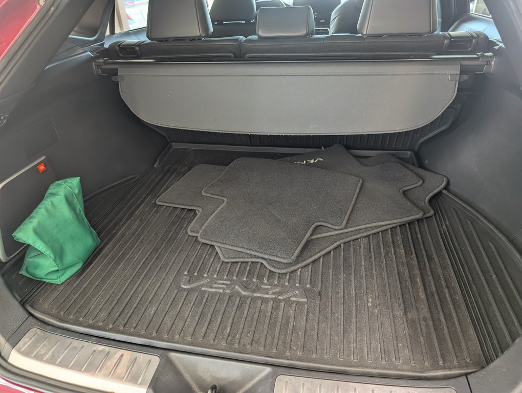 2022 Toyota Venza LIMITED AWD, GARANTIE JUSQU EN 2027, in Magog, Quebec - 6 - w1024h768px