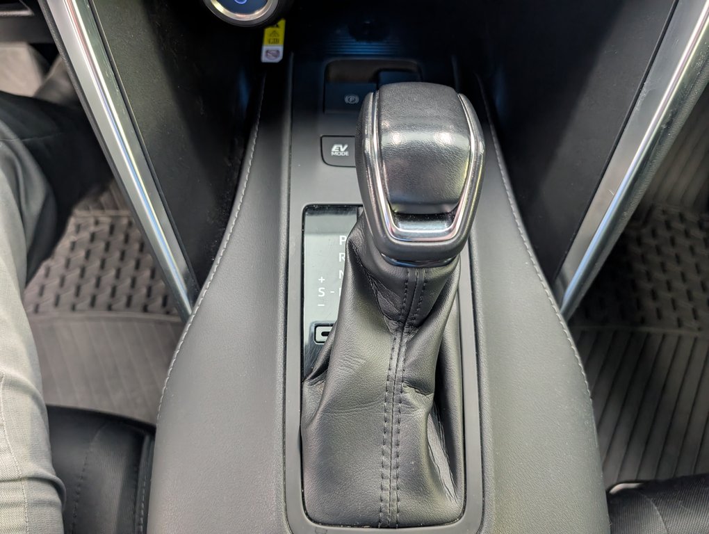 2022 Toyota Venza LE AWD in Magog, Quebec - 17 - w1024h768px