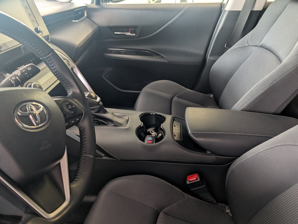 2022 Toyota Venza LE AWD in Magog, Quebec - 11 - w1024h768px