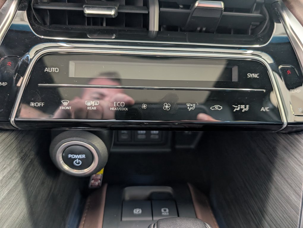 2024 Toyota Venza LIMITED AWD, in Magog, Quebec - 20 - w1024h768px