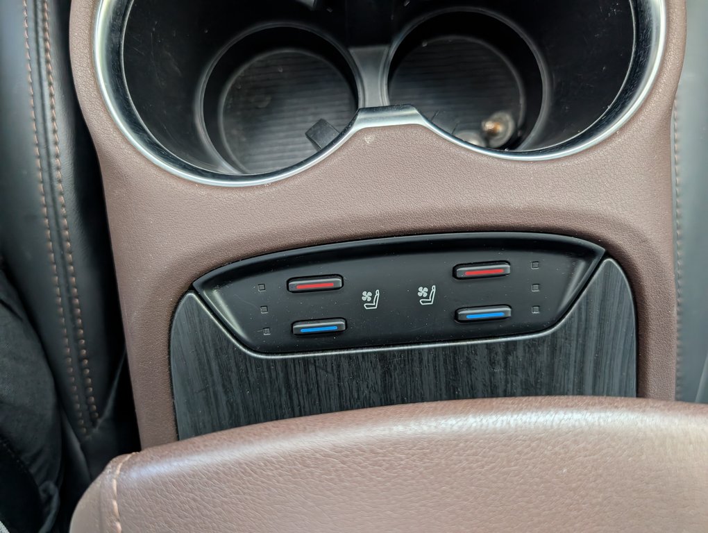 2024 Toyota Venza LIMITED AWD, in Magog, Quebec - 18 - w1024h768px