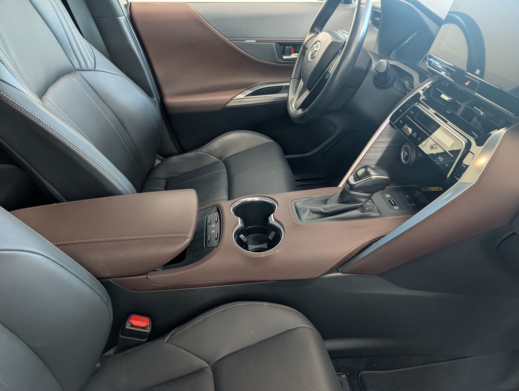 2024 Toyota Venza LIMITED AWD, in Magog, Quebec - 8 - w1024h768px