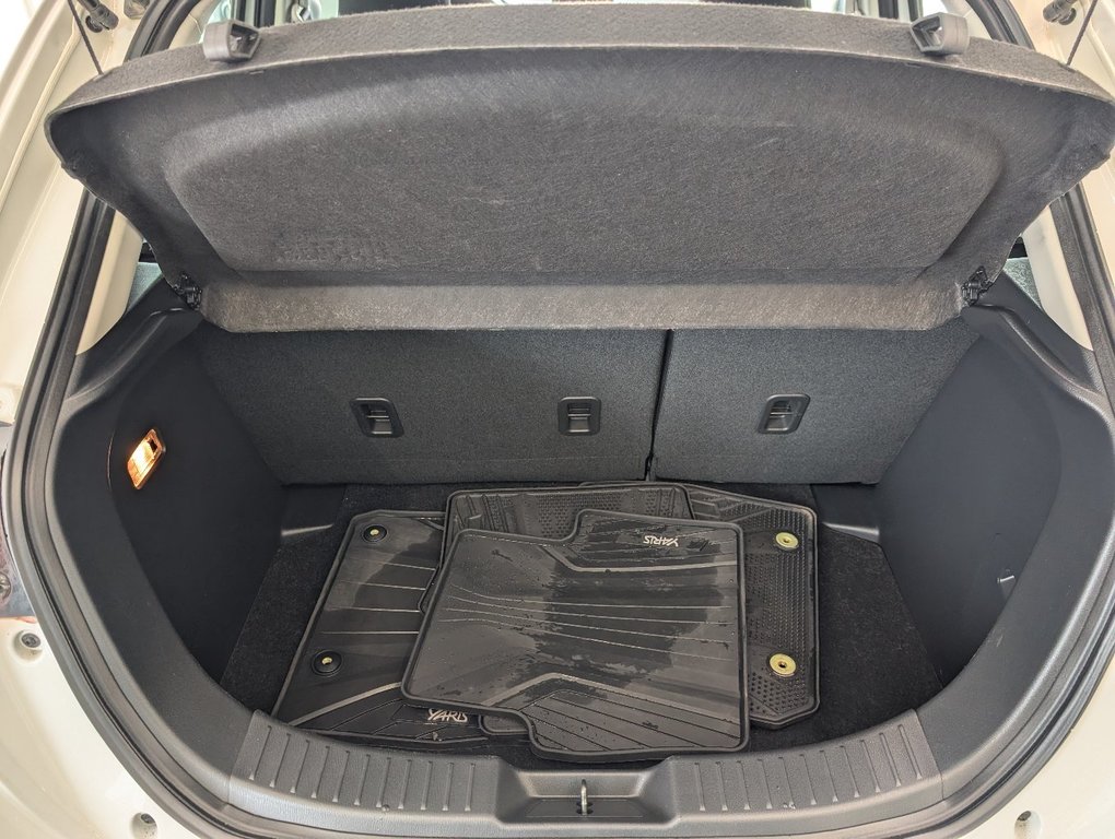 Toyota Yaris Hatchback XLE AUTOMATIQUE, 2020 à Magog, Québec - 7 - w1024h768px