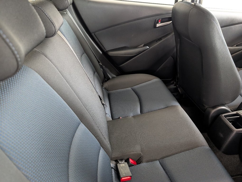 Toyota Yaris Hatchback XLE AUTOMATIQUE, 2020 à Magog, Québec - 8 - w1024h768px