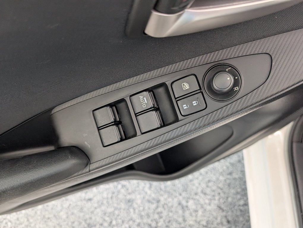 Toyota Yaris Hatchback XLE AUTOMATIQUE, 2020 à Magog, Québec - 13 - w1024h768px