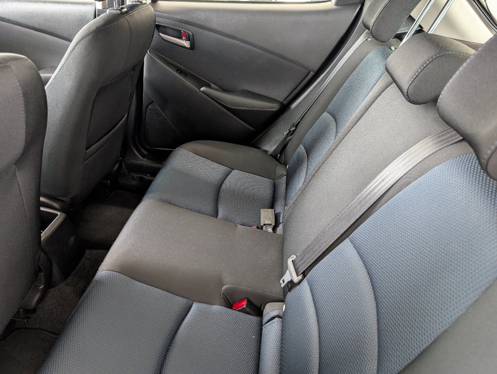 Toyota Yaris Hatchback XLE AUTOMATIQUE, 2020 à Magog, Québec - 11 - w1024h768px
