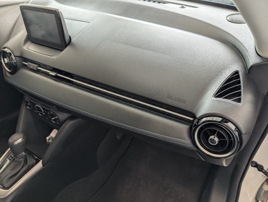 Toyota Yaris Hatchback XLE AUTOMATIQUE, 2020 à Magog, Québec - 10 - w1024h768px