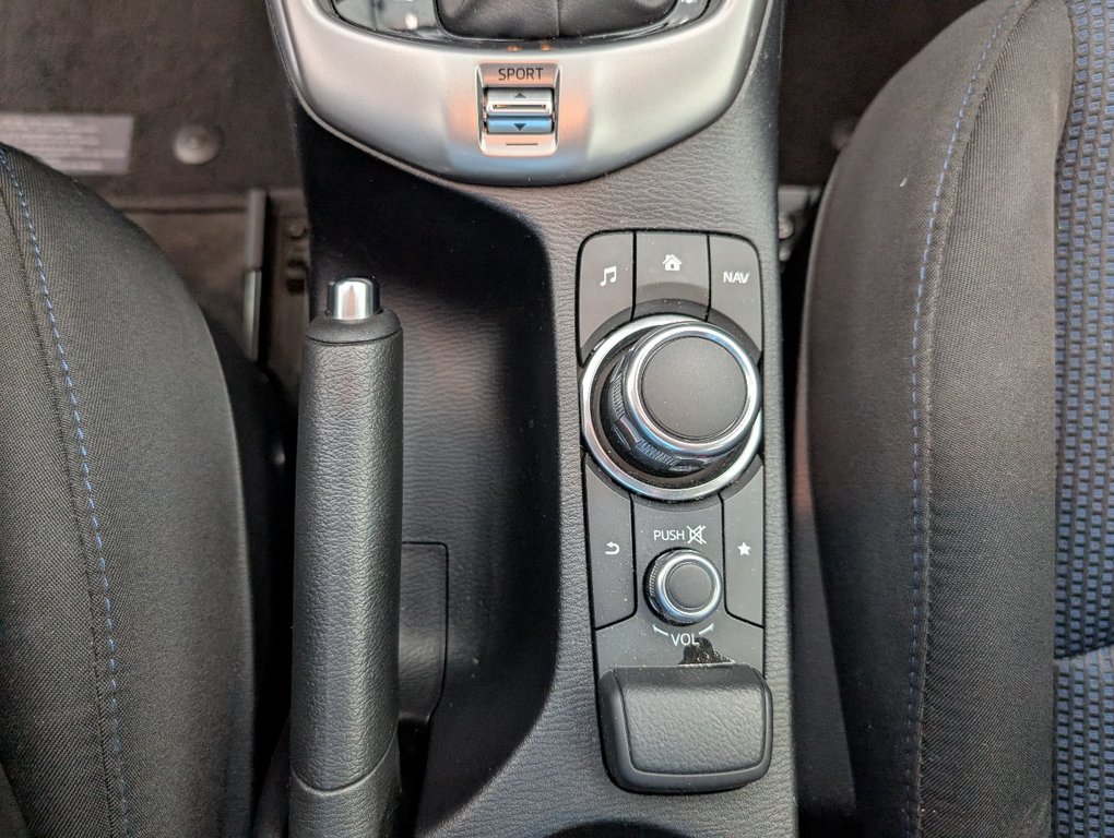 Toyota Yaris Hatchback XLE AUTOMATIQUE, 2020 à Magog, Québec - 16 - w1024h768px