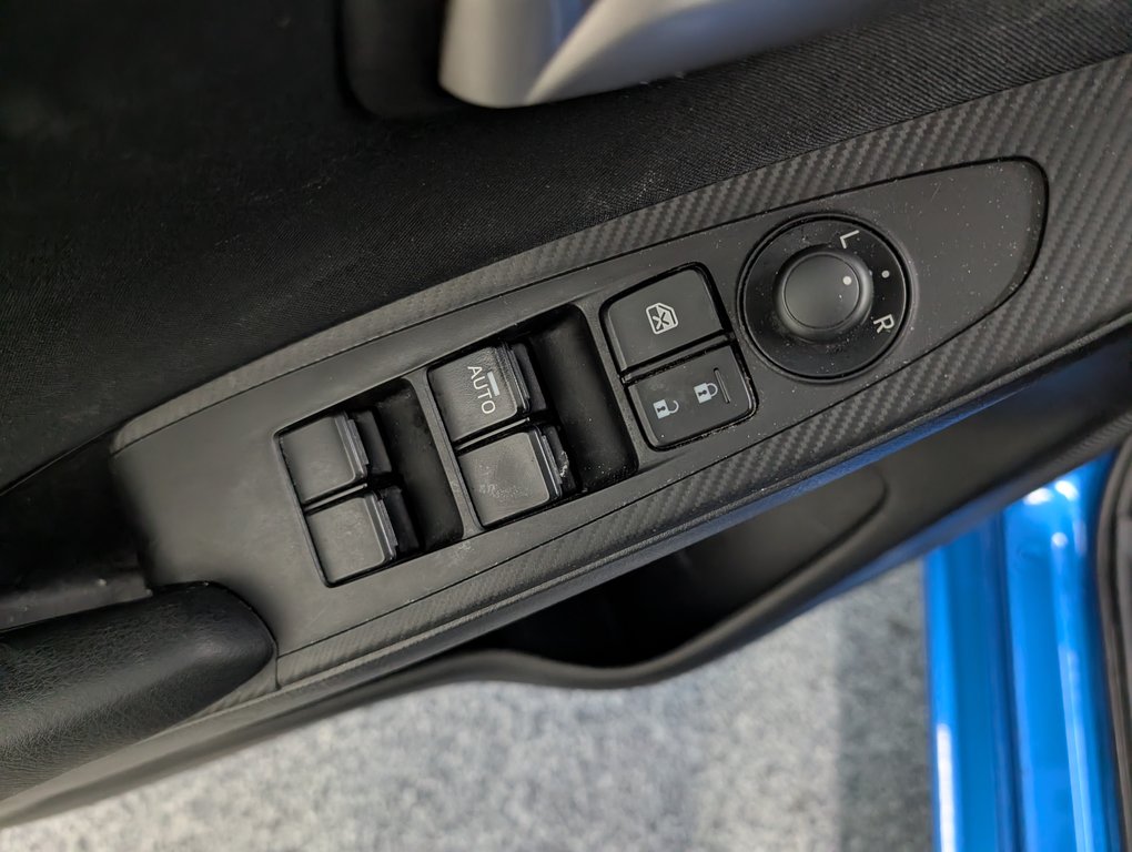 Toyota Yaris Hatchback LE, AUTOMATIQUE, 2020 à Magog, Québec - 10 - w1024h768px