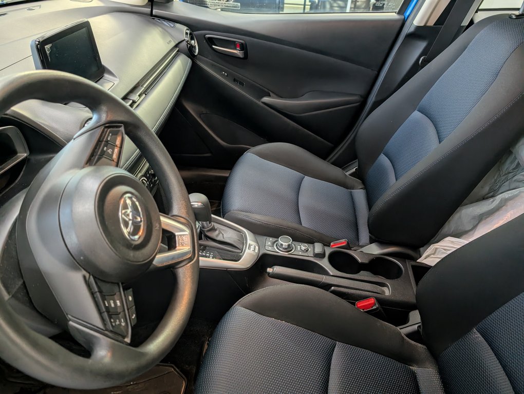 Toyota Yaris Hatchback LE, AUTOMATIQUE, 2020 à Magog, Québec - 8 - w1024h768px