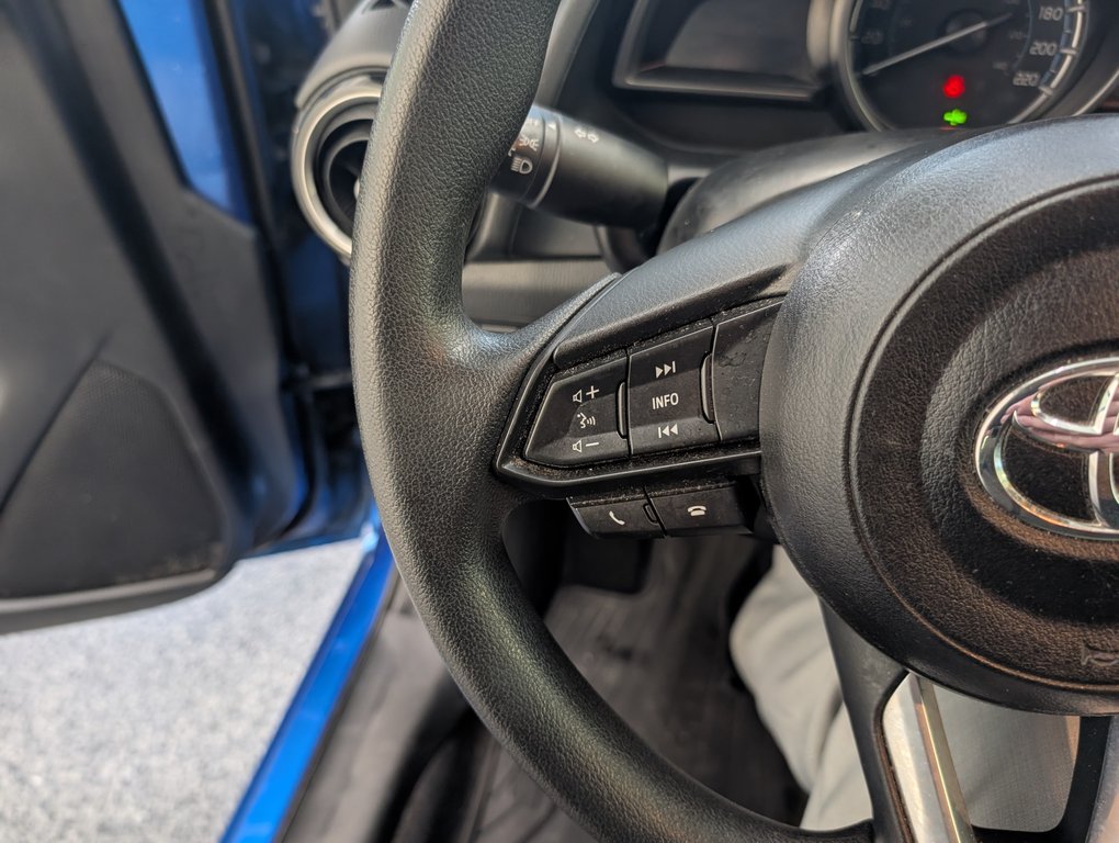 Toyota Yaris Hatchback LE, AUTOMATIQUE, 2020 à Magog, Québec - 15 - w1024h768px