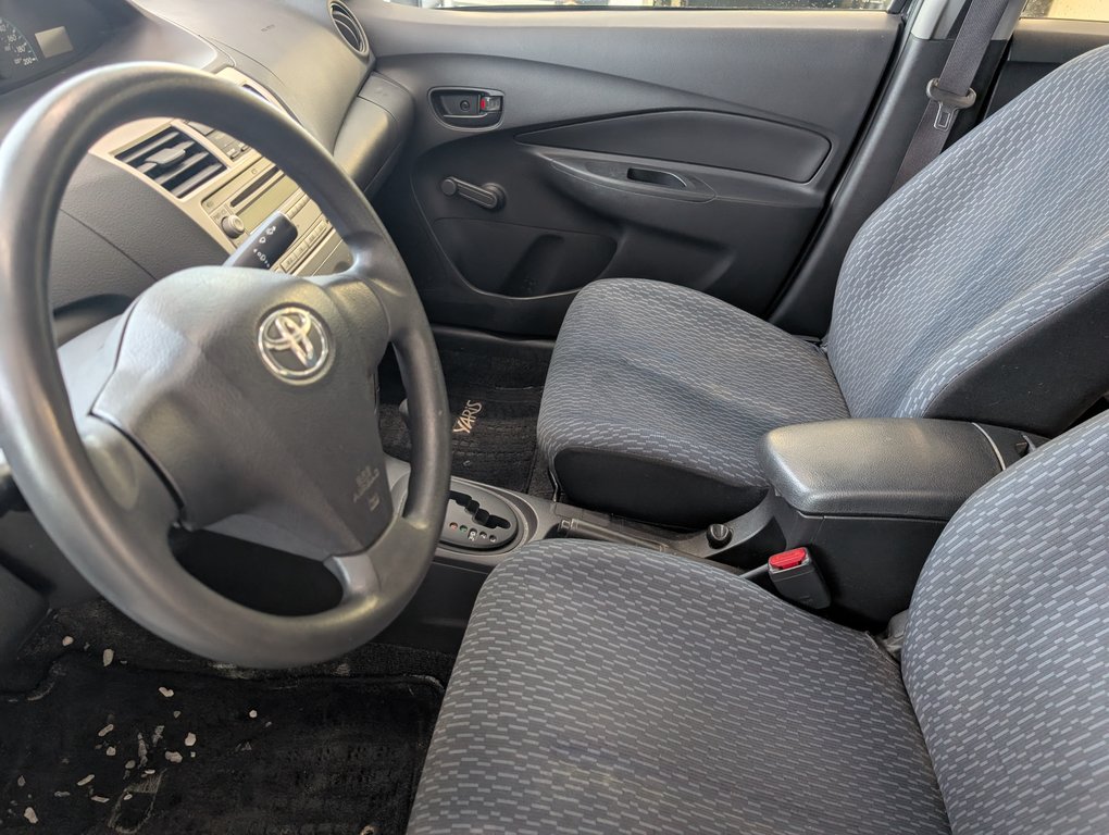 Toyota Yaris AUTOMATIQUE, 2009 à Magog, Québec - 11 - w1024h768px