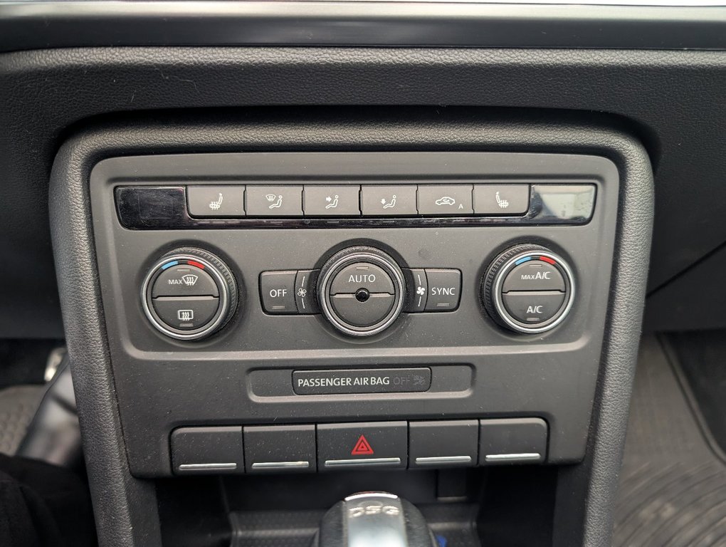 2015 Volkswagen Beetle Convertible Sportline, AUTOMATIQUE, in Magog, Quebec - 15 - w1024h768px