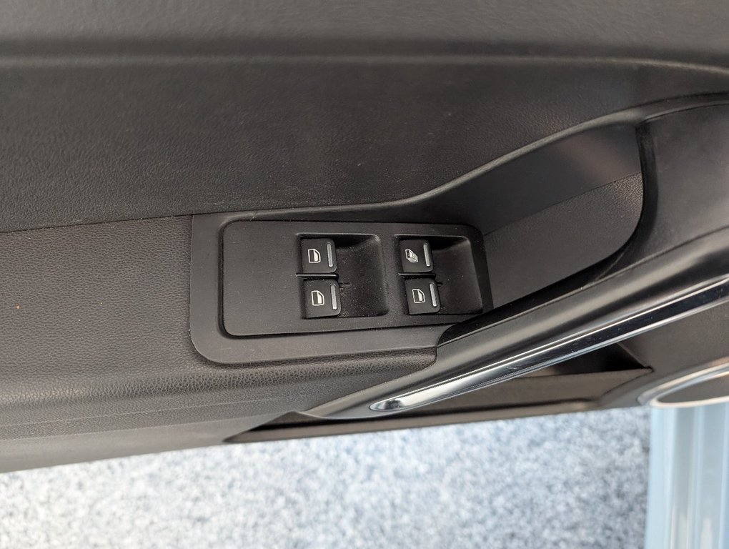 2015 Volkswagen Beetle Convertible Sportline, AUTOMATIQUE, in Magog, Quebec - 12 - w1024h768px