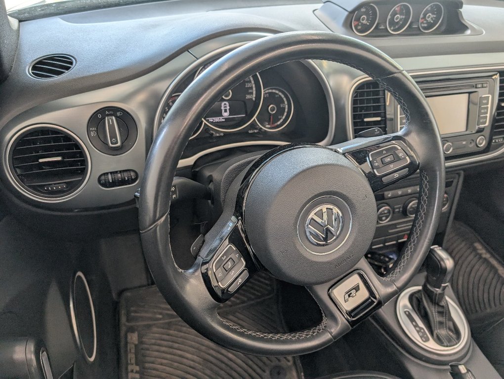 2015 Volkswagen Beetle Convertible Sportline, AUTOMATIQUE, in Magog, Quebec - 11 - w1024h768px
