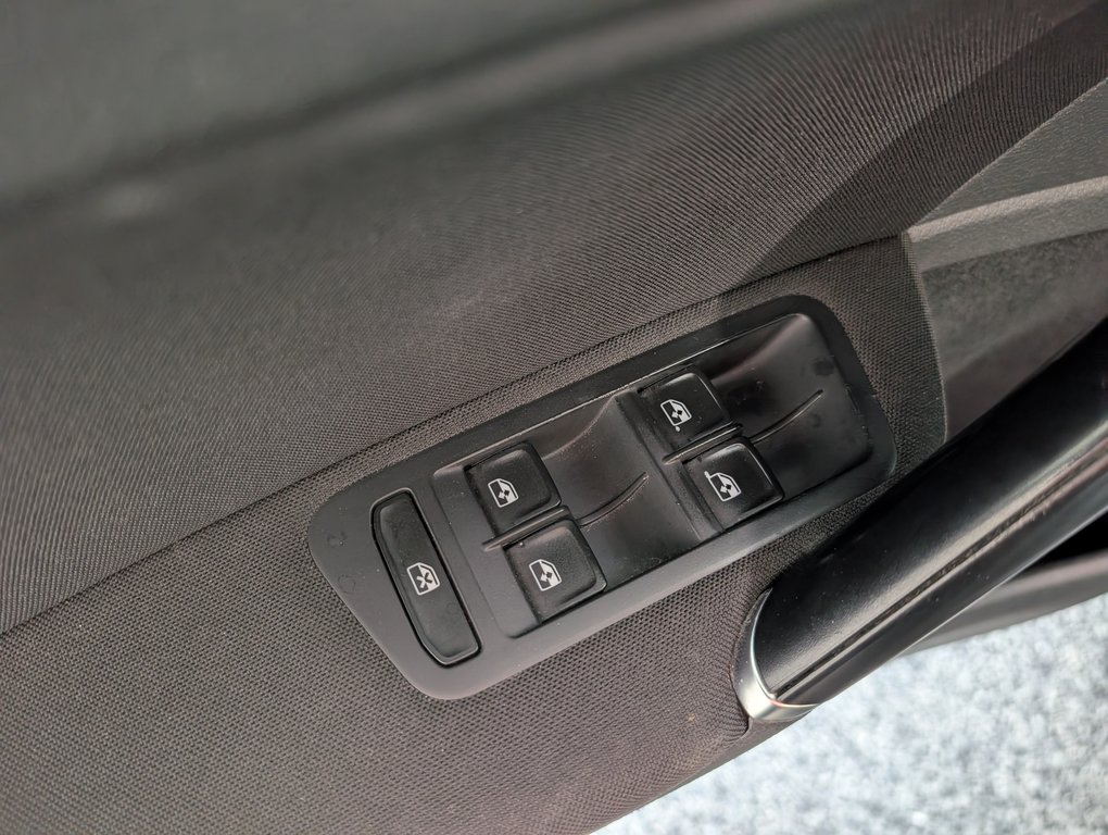 Volkswagen Golf TSI, 2018 à Magog, Québec - 13 - w1024h768px