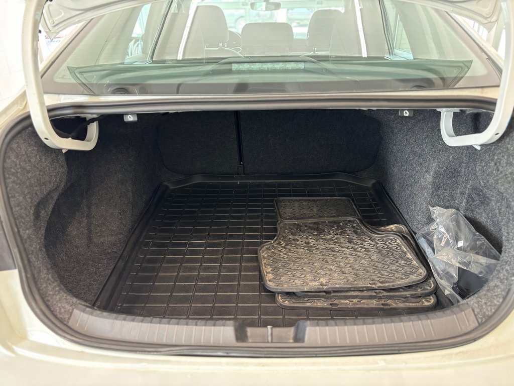 2023 Volkswagen Jetta Trendline in Magog, Quebec - 9 - w1024h768px