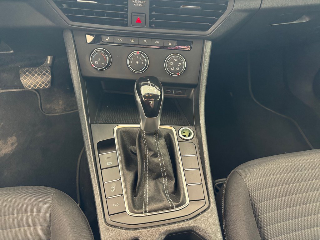 2023 Volkswagen Jetta Trendline in Magog, Quebec - 18 - w1024h768px