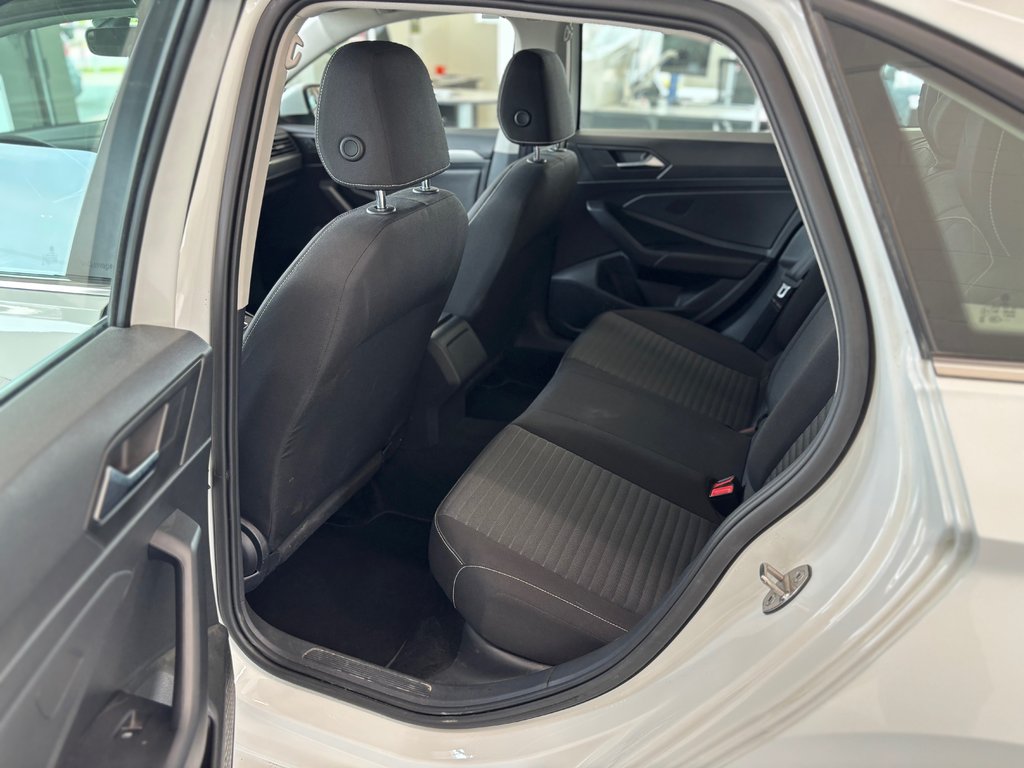 2023 Volkswagen Jetta Trendline in Magog, Quebec - 10 - w1024h768px