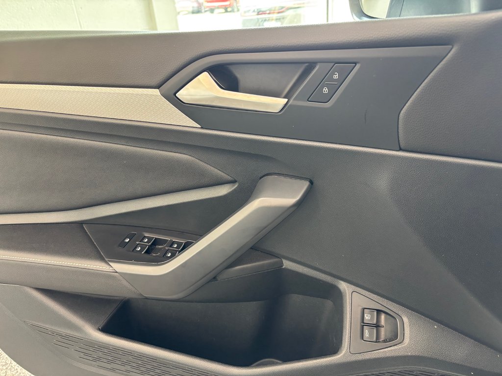 2023 Volkswagen Jetta Trendline in Magog, Quebec - 14 - w1024h768px
