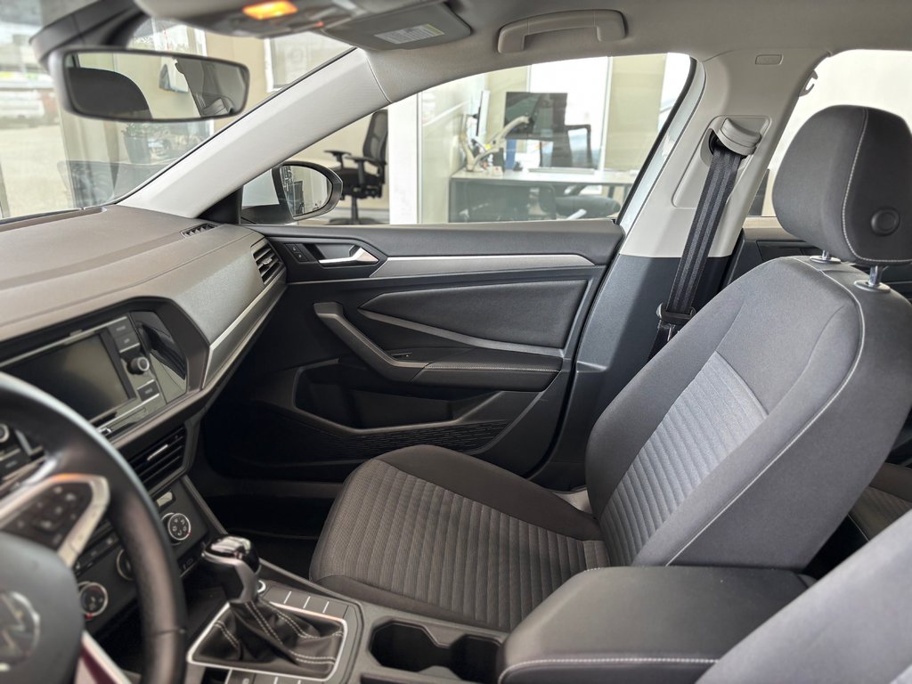 2023 Volkswagen Jetta Trendline in Magog, Quebec - 12 - w1024h768px