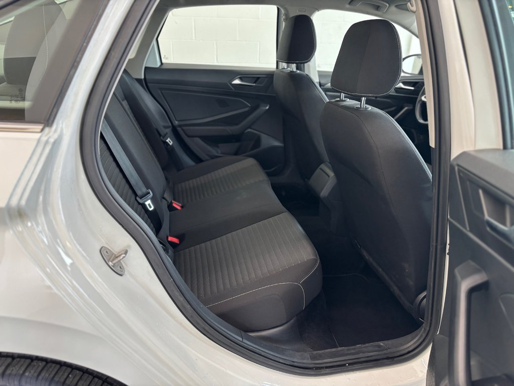 2023 Volkswagen Jetta Trendline in Magog, Quebec - 8 - w1024h768px