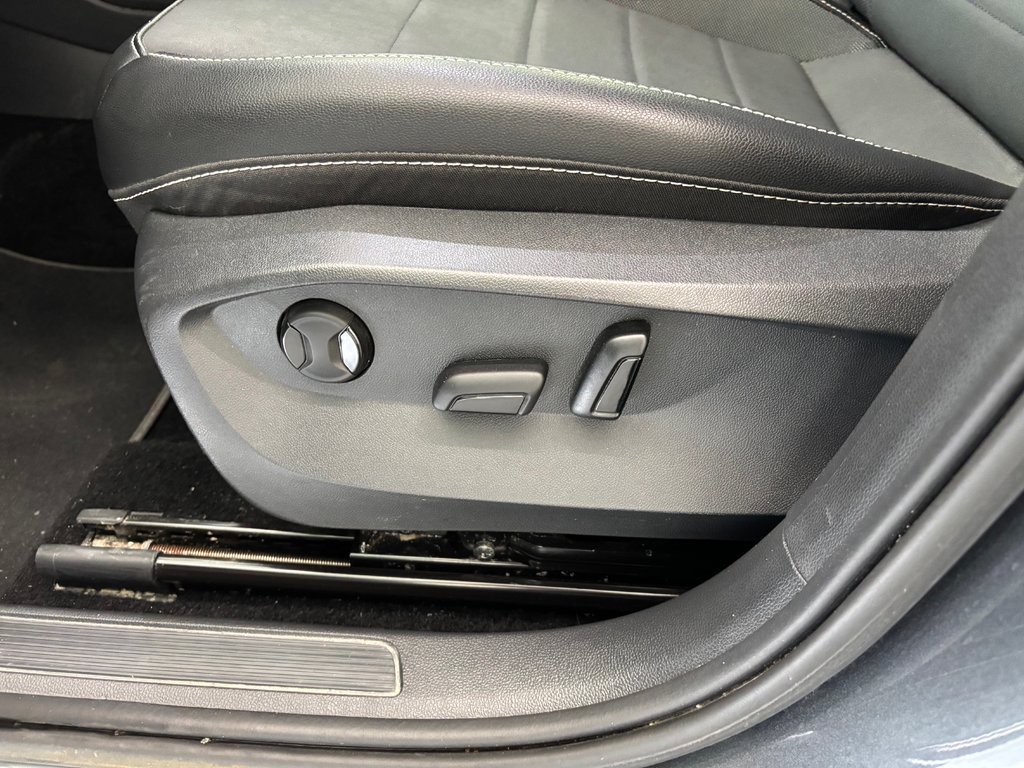 2023 Volkswagen Taos Comfortline in Magog, Quebec - 12 - w1024h768px
