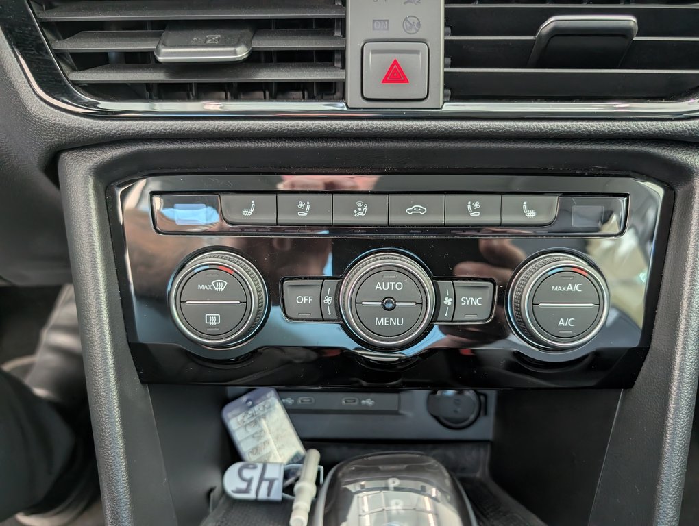 2024 Volkswagen Taos Highline in Magog, Quebec - 14 - w1024h768px