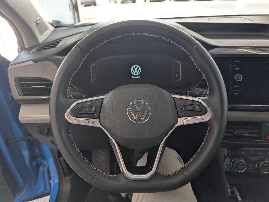 2024 Volkswagen Taos Highline in Magog, Quebec - 12 - w1024h768px
