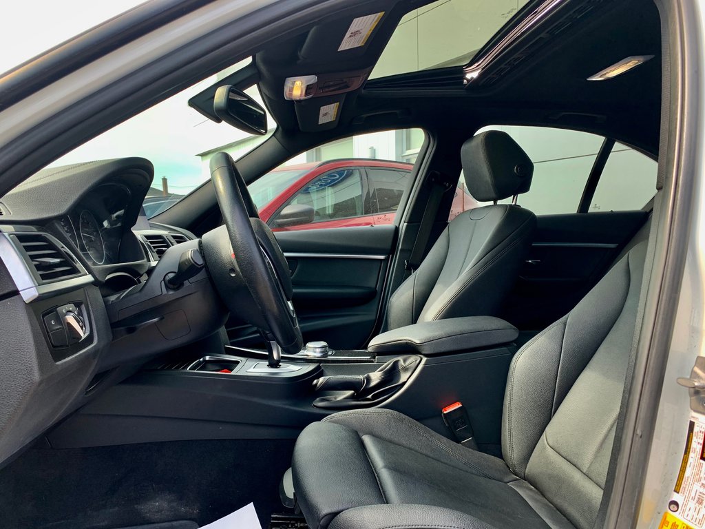 BMW 3 Series 330i xDrive 2018 à Matane, Québec - 16 - w1024h768px