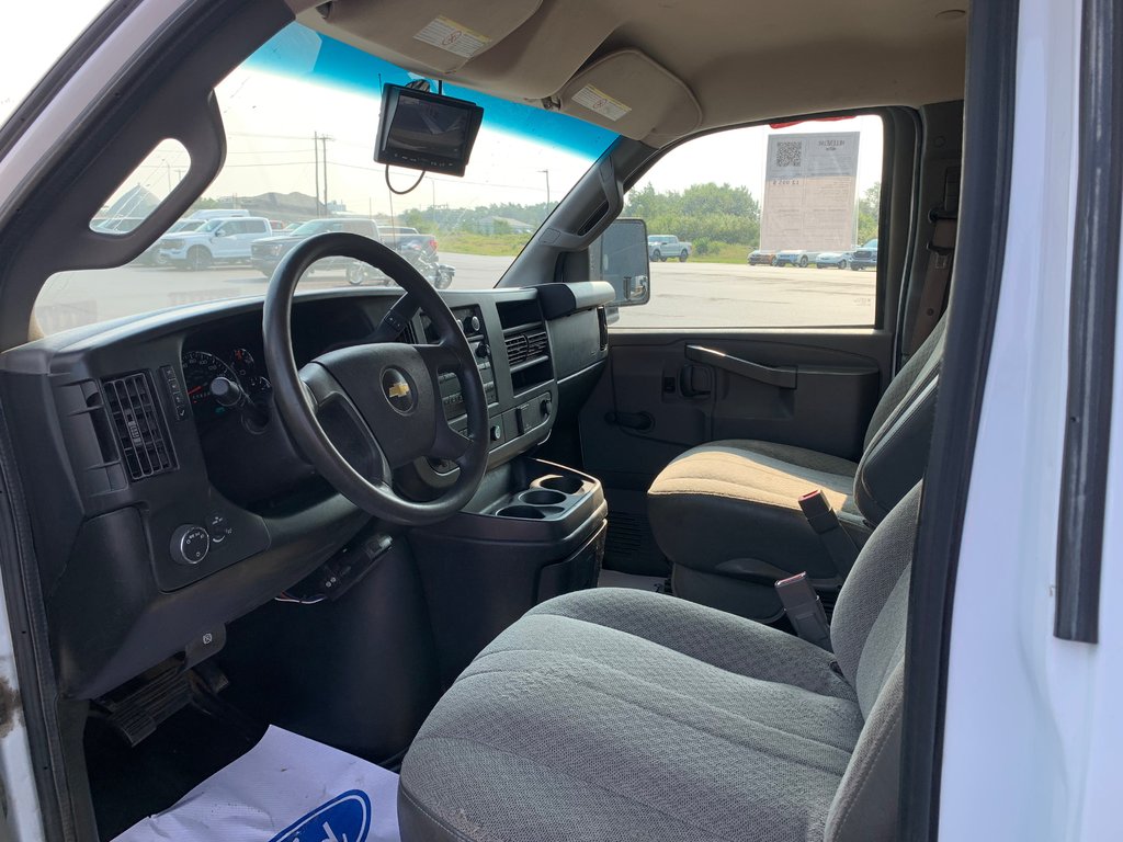 2017 Chevrolet Express Commercial Cutaway E4500 in Matane, Quebec - 10 - w1024h768px