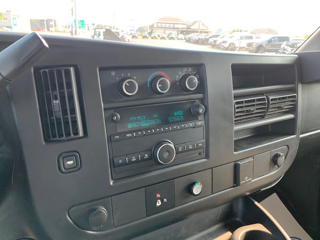 2017 Chevrolet Express Commercial Cutaway E4500 in Matane, Quebec - 13 - w1024h768px