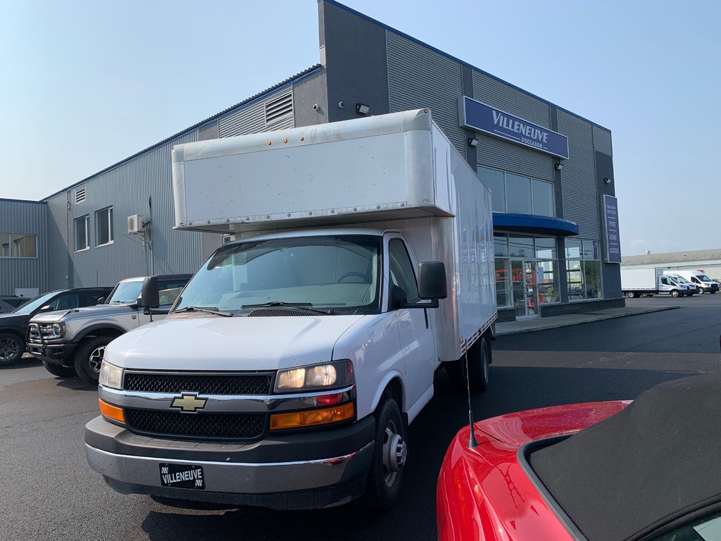 2017 Chevrolet Express Commercial Cutaway E4500 in Matane, Quebec - 2 - w1024h768px