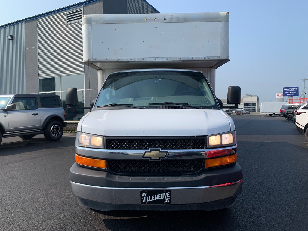 2017 Chevrolet Express Commercial Cutaway E4500 in Matane, Quebec - 3 - w1024h768px