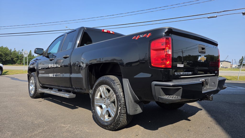 Chevrolet Silverado 1500 LD Custom 2019 à Matane, Québec - 9 - w1024h768px